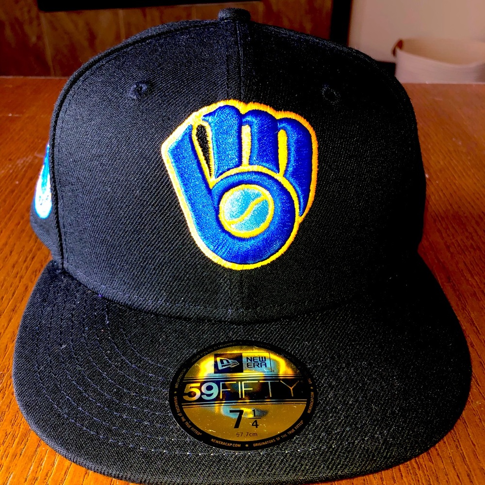 Milwaukee Brewers New Era 5950 black fitted hat